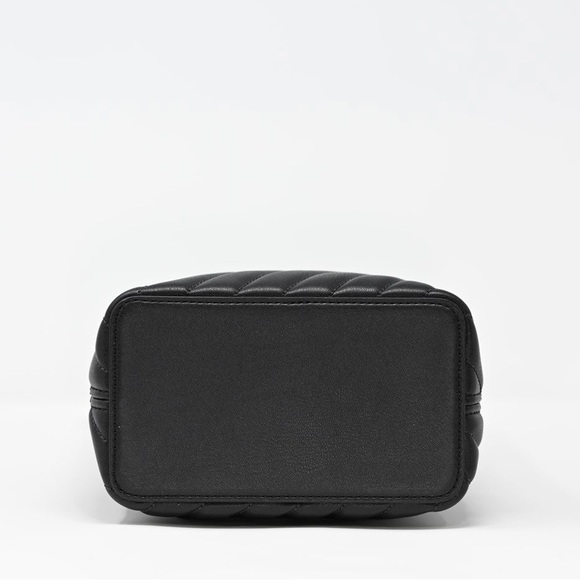 Michael Kors bucket bag - Picture 4 of 6